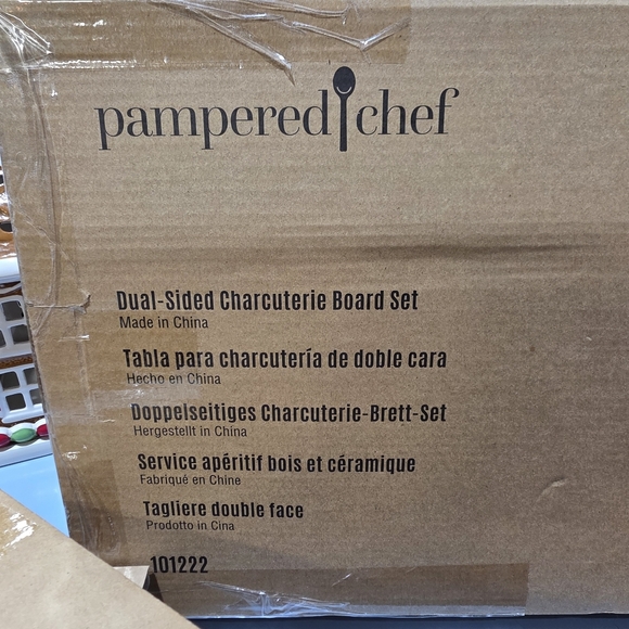 Pampered Chef Duel Sided Wooden Serving Tray with Dish - Picture 4 of 4